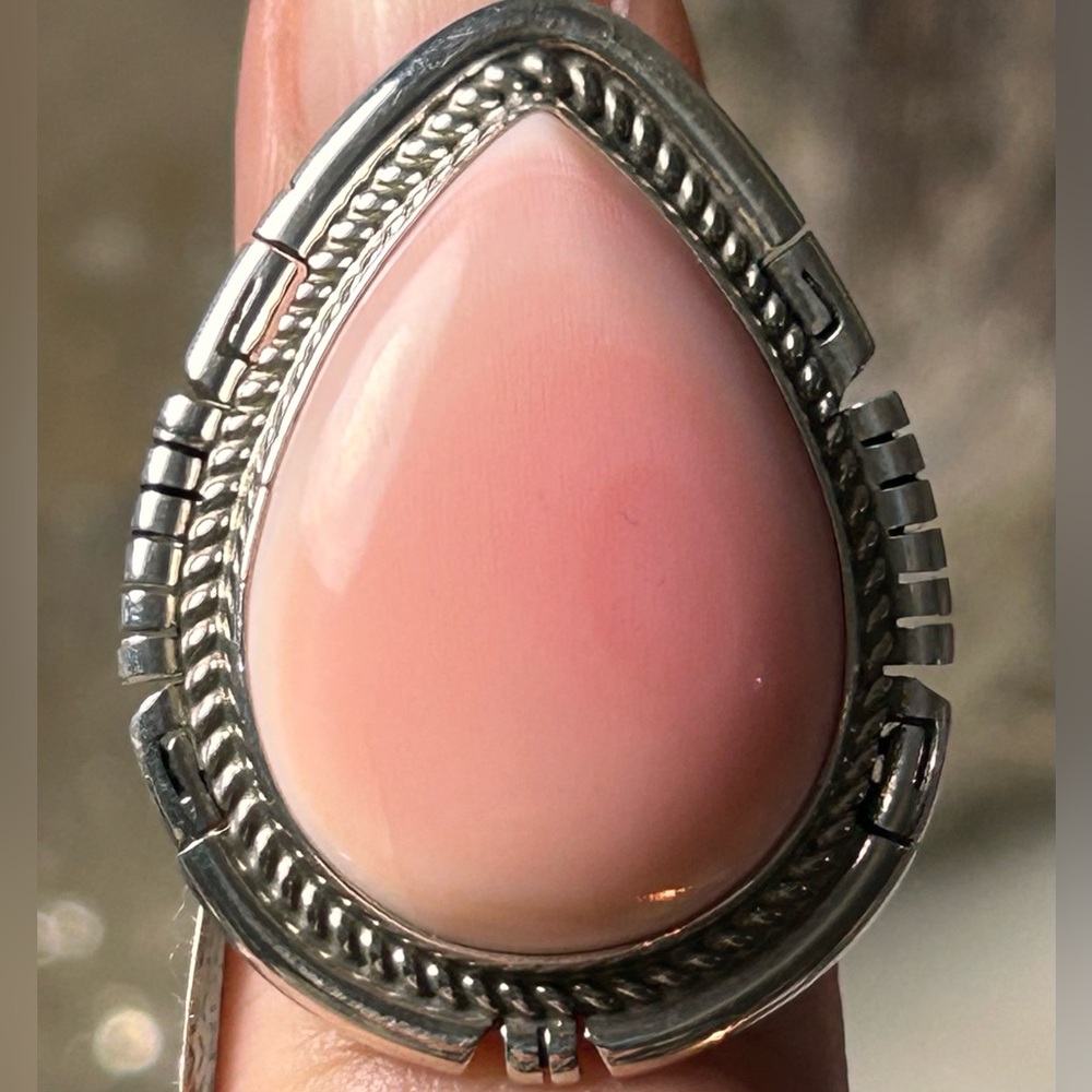 NWT Pink Conch Navajo Handmade by Dave Skeets 5.5
